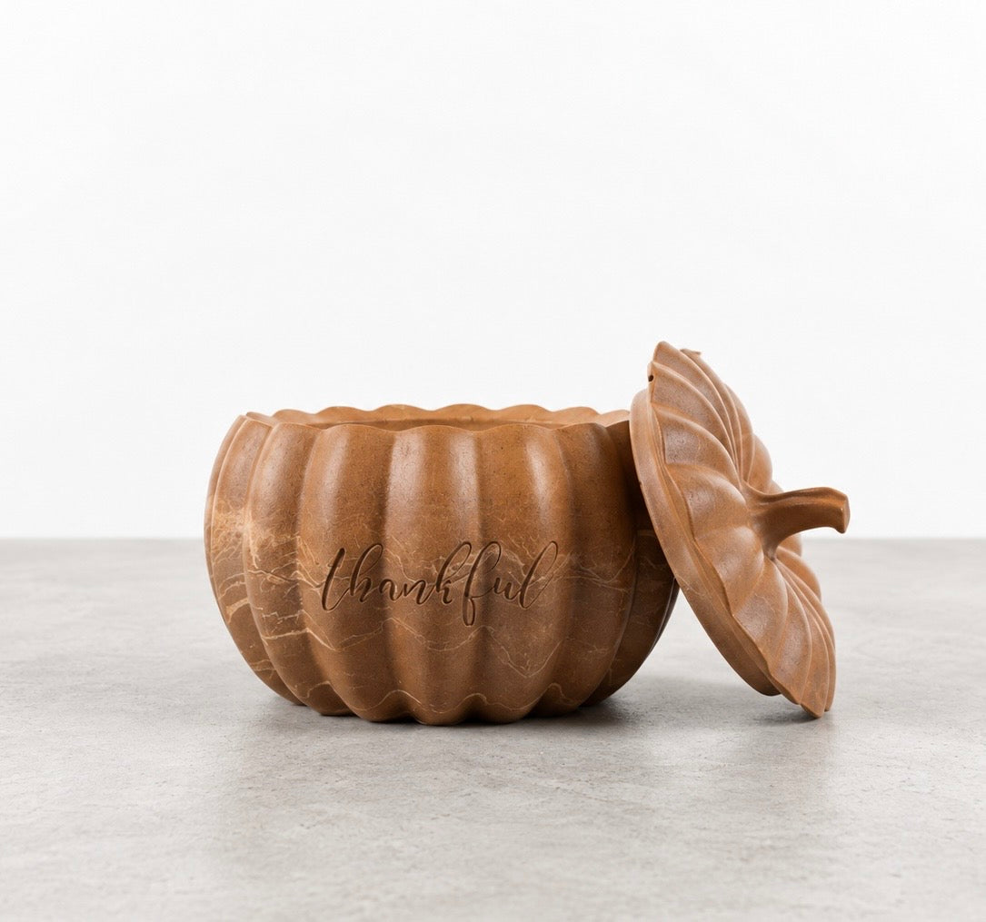 Thankful Pumpkin Candle – Leather Brown | 9.5 oz